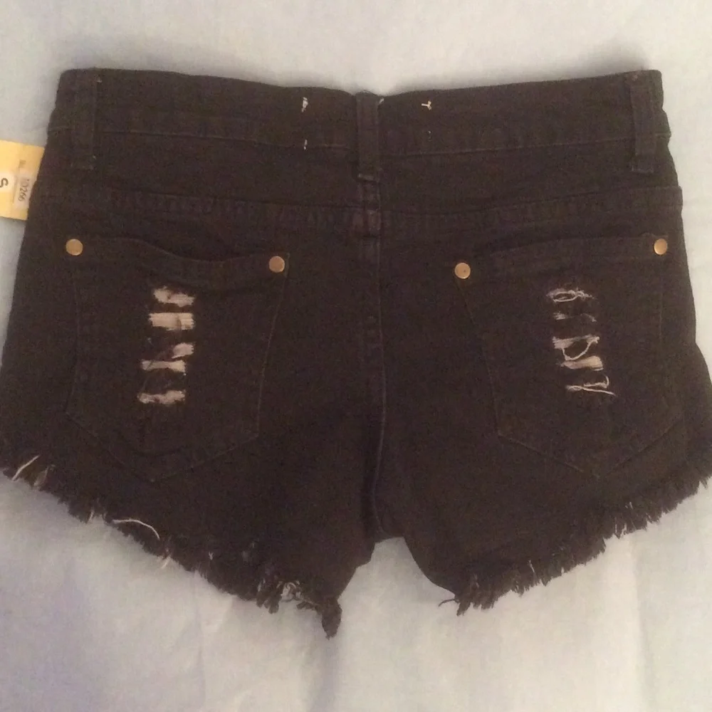 NWT Reverse Heart Jean Shorts Junior Small